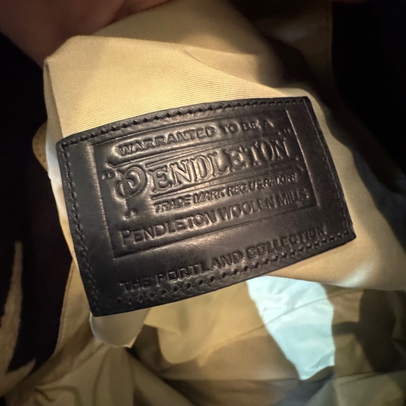 Pendleton Aztec southwestern Largewool and leather trim Black and Cream Leather - Picture 3 of 4